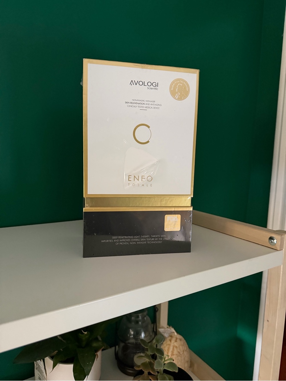 Avologi Eneo Totale Redlight device Sealed and Unopened
